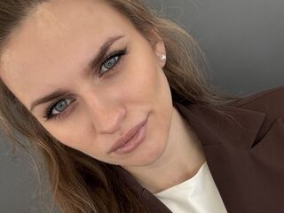 cam girl masturbating with vibrator GabrielleNoneman