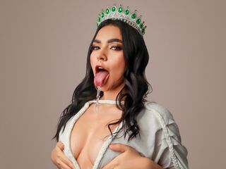 camgirl masturbating with dildo GiaMelissa