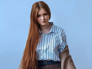 topless webcam girl GwynBujarski