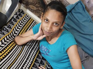 cam girl masturbating with vibrator HannahBrownz