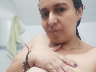 free nude cam IbannaBely