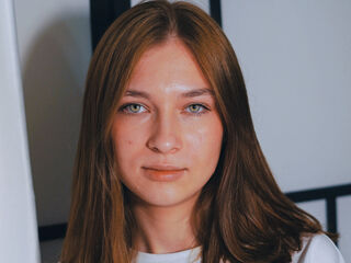 webcam strip tease show JaniceHumprey