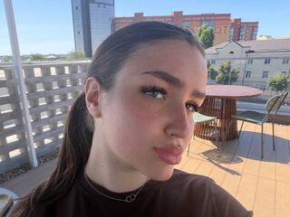 free webcam chatroom JanieWeyhrauch