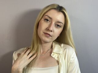 girl JeanneHolmes