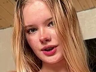 naked girl with webcam JeannettaCeraos