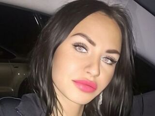 naked camgirl masturbating with dildo JessicaStoyne