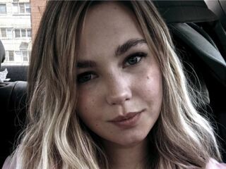topless webcamgirl KandyWeiss