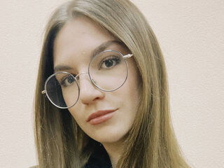 camgirl showing tits KaraTribley