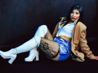 camgirl masturbating with sextoy KatalinaMachado
