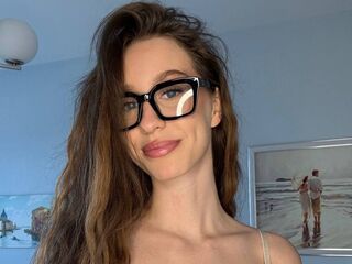nude gamgirl KatrinLov