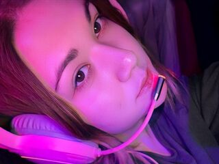 camgirl fingering pussy KimSoprano