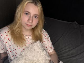 camwhore masturbating with dildo KimberlyLean