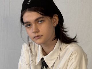 cam girl cam sex LeannMolineaux