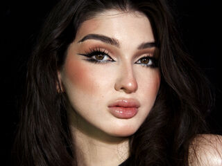 camgirl playing with dildo LeilaMyers