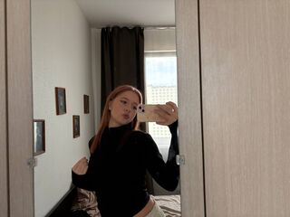 naked girl with webcam masturbating LennieLukasik