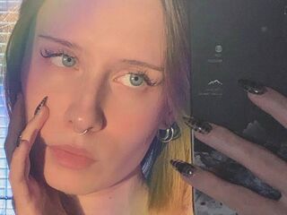 hot cam whore LeonilaSeedorf