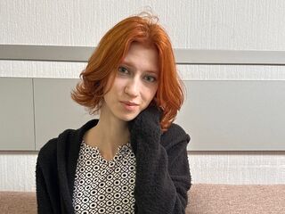 camslut masturbating LettyAegerter
