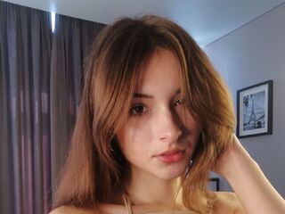 topless webcam girl LilianHarriss