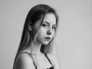 hot cam girl masturbating with sextoy LizbethBulmer