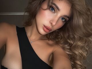 hot cam girl masturbating with sextoy LuluBianco