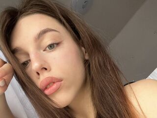 naked webcam girl fingering LyraMoonshadow