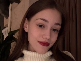 naughty camgirl masturbating MaeBroadway