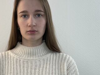 camgirl shaving pussy MarcelineLeja