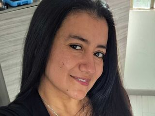 cam girl masturbating with dildo MariaThomp