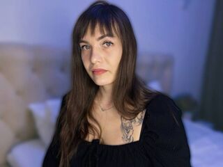 cam strip tease MarthaBrigs