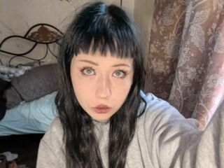 nude cam girl pic MauraAupperle