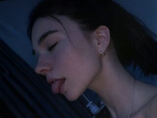 web cam show MelbaStraub