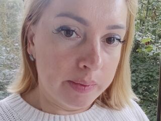 flirt chat room MiaBloomie