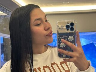 camwhore fingering pussy MiaThomp