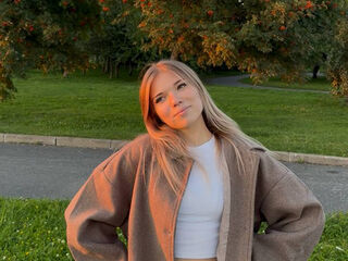 hot naked cam girl MichaelaFox