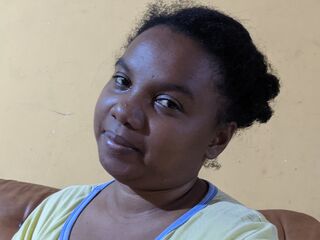 naughty chat MomoRazafy