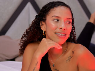 closeup NicoleBakker