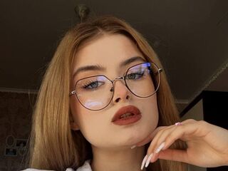 cam girl fingering OdelinaChurchey