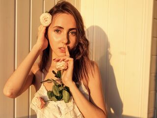 hot cam girl fingering shaved pussy OfeliaVale