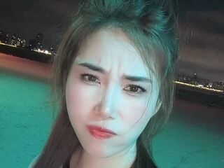 camslut topless Qinbao