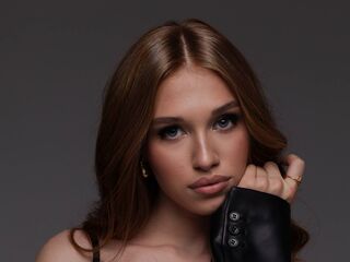 naughty cam girl fingering shaved pussy RanaeEtherington