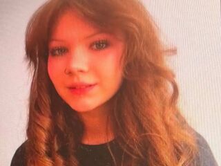 naked webcam girl masturbating RosieWalmont