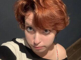 camgirl masturbating with vibrator SaraFrayser