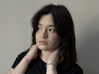 girl showing tits ShanaeWittkop
