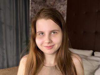 naked girl with cam fingering SiraFey