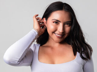 masturbating webcamgirl SofiBlosh