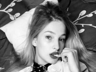 naked cam girl picture SofiaRoud