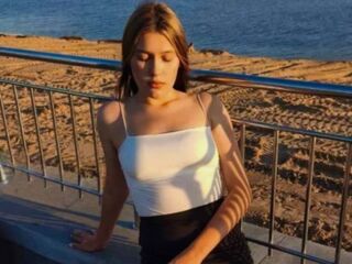 voyeur cam SuziBarringer