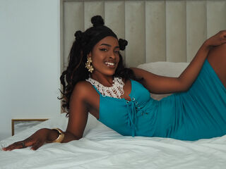 camwhore fingering shaved pussy TylaCherie