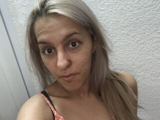 free webcam chatroom lizzielizzie